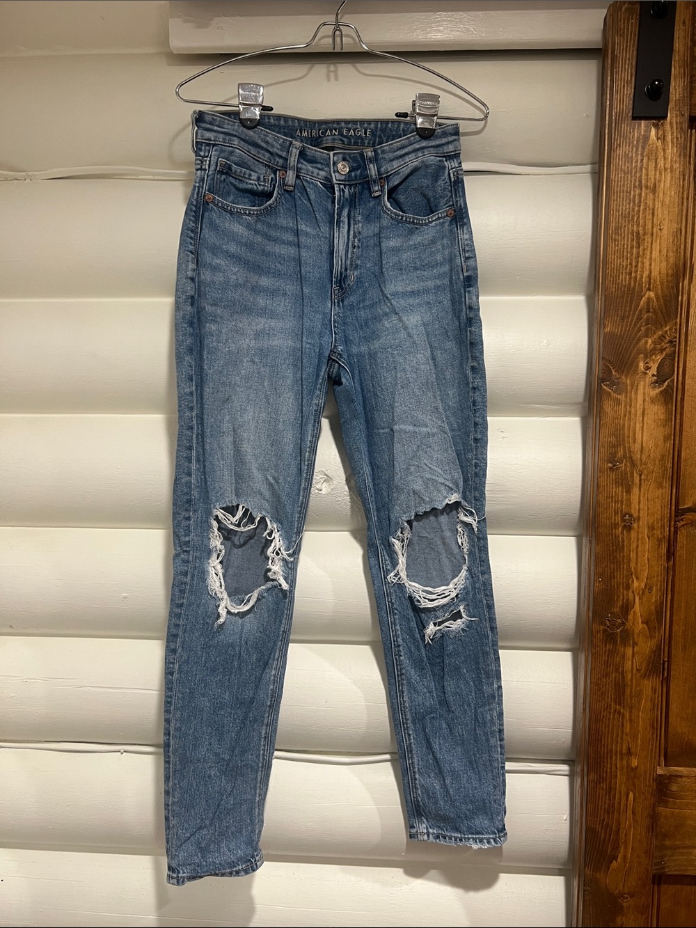 American Eagle Outfitters Women’s Light Blue Straight Leg Distressed Jeans